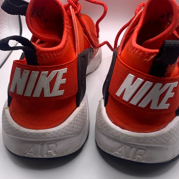 Size 5Y Nike Huaraches - Picture 4 of 4